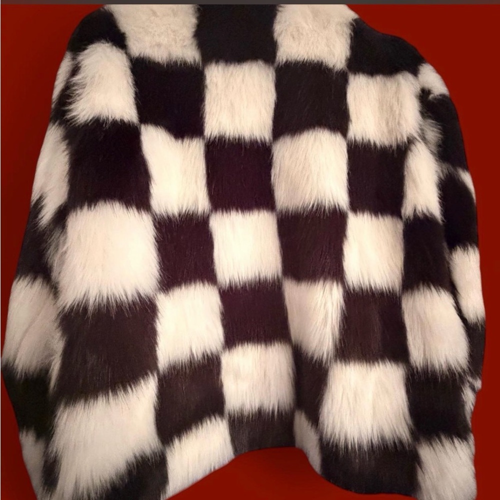 Forever 21 Black and White Checkered Teddy Jacket - Picture 2 of 3